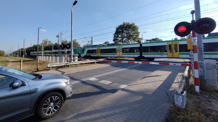 Przejazd kolejowo-drogowy w Sulejówku. W tym miejscu powstanie tunel. Fot. Rafał Wilgusiak/PKP PLK